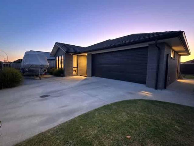 201 Te Okuroa Drive, Papamoa, Tauranga
