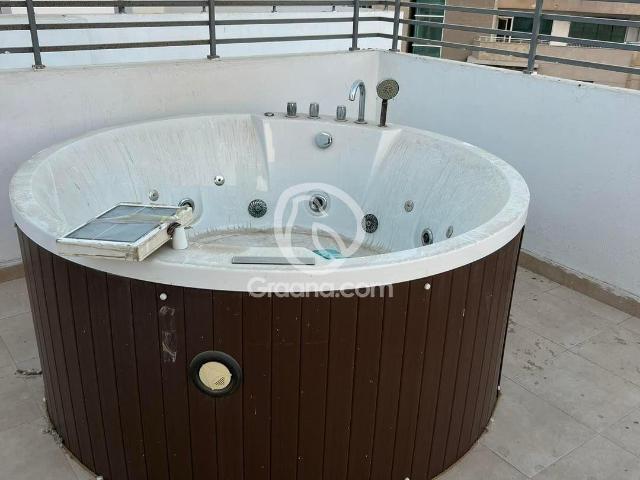 2025 Ft² Flat for Sale