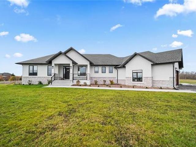 2027 Naleway Road, East St Paul, MB, R2E 1E2 Luxury House for sale | Listing ID 202618 | Royal LePage Carriage Trade Luxury Properties