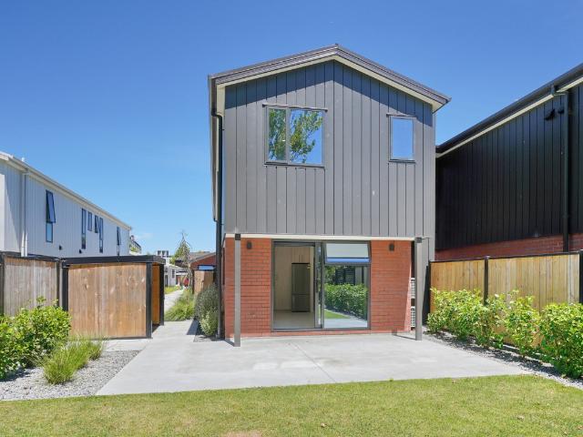 2027 UNI STUDENTS You won’t get closer to campus than this! 4 Academy Courts, Ilam