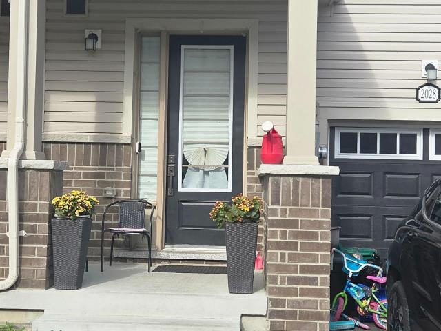 2028 Cameron Lott Crescent, Oshawa | 3Beds/3Bath, Townhouse, $760,000 | Condos. Ca