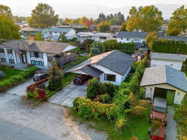 2029 Lindahl Street Kelowna British Columbia