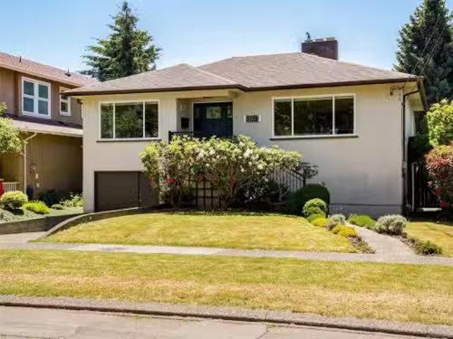 2021 Byron St, Oak Bay, BC, V8R 1L8 Luxury House for sale L.