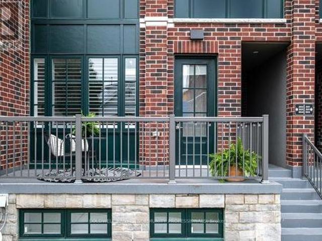 202 12 Blanshard Street, Hamilton, ON, L8P 0C7 townhouse for sale | Listing ID X13136 | Royal LePage