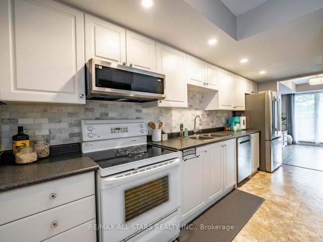 202 12 Ninth Line, Stouffville | For Sale @ $499,000 | Condos. Ca