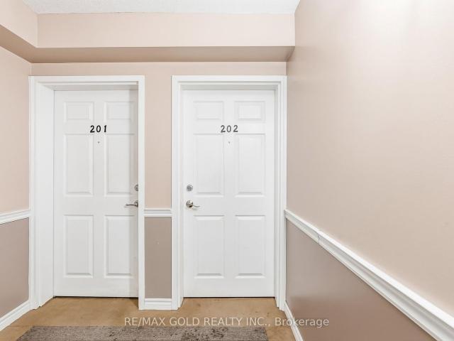 202 1 Main Street E, Milton | For Sale @ $595,000 | Condos. Ca