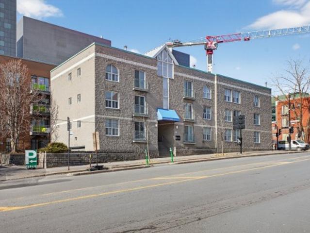 202 1 Rue Berri, Montréal Ville Marie, QC, H2L 2M5 condo for sale | Listing ID 12585 | Royal LePage