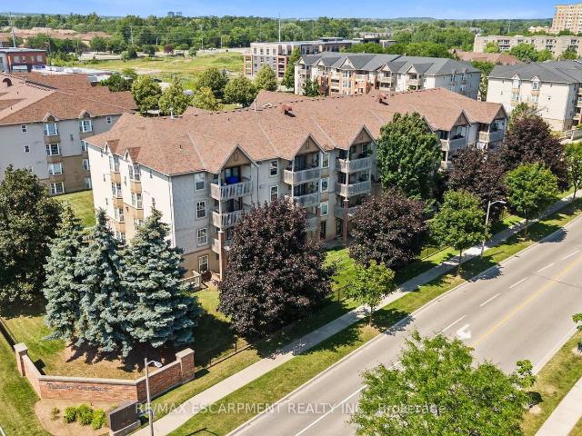 202 4 KILMER Drive, Burlington | 2Beds/2Bath, Condo, $389,900 | Condos. Ca