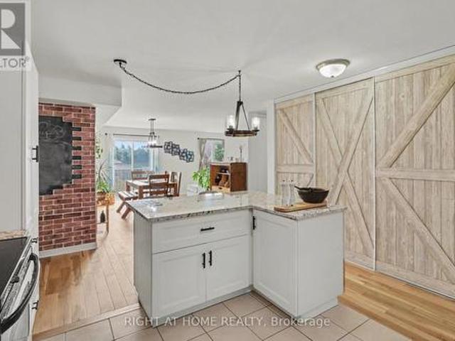202 646 Cummings Avenue, Ottawa, ON, K1K 2K6 condo for sale | Listing ID X12955 | Royal LePage