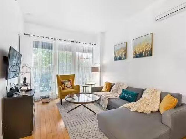 202 680 Rue De Courcelle, Montréal Le Sud Ouest, QC, H4C 0B8.