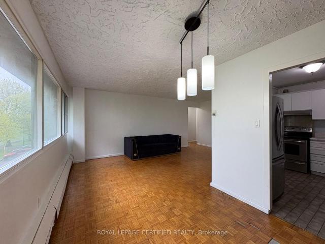 202 735 Don Mills Road