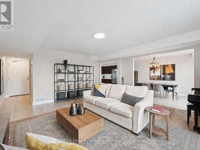 202 904 Paisley Road, Guelph Willow West/Sugarbush/West Acres, ON, N1K 0C6 townhouse for lease | Listing ID X13572 | Royal LePage