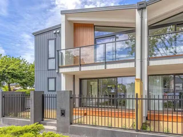 202 Chester Street East, City Centre, NZ Townhouse for Rent