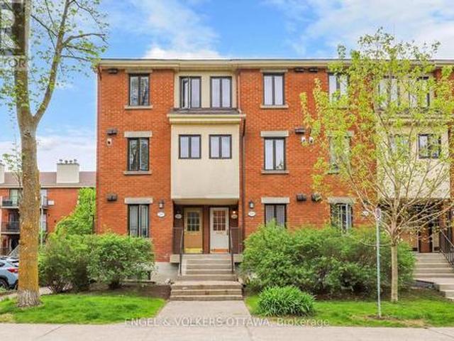 202 Alvin Road S, Ottawa, ON, K1K 2V1 townhouse for sale | Listing ID X12152 | Royal LePage
