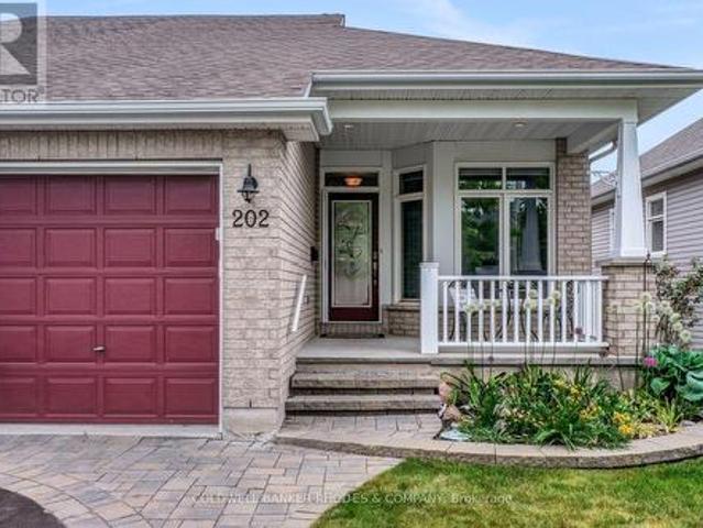 202 Bulrush Crescent, Ottawa, ON, K1T 0E5 house for sale | Listing ID X13429 | Royal LePage