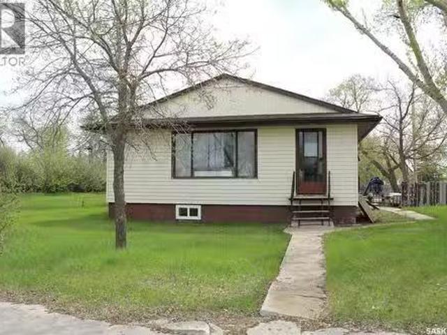 202 Main Street, Young, SK, S0K 4Y0 house for sale Listing.