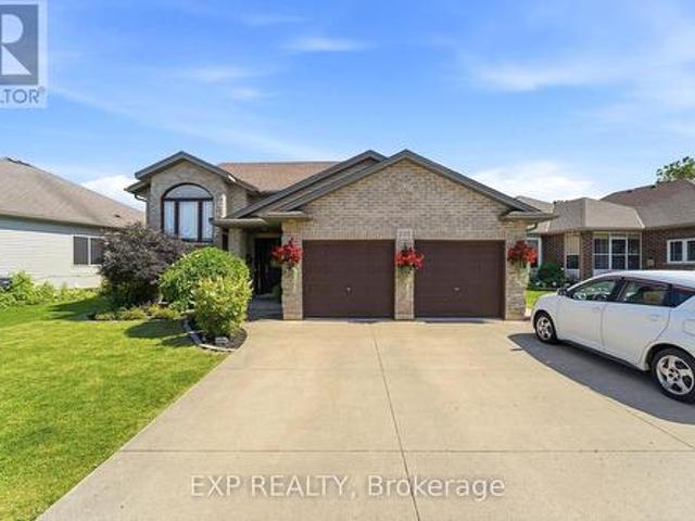 202 Wellbrook Boulevard, Welland, ON, L3C 7M9 house for sale | Listing ID X13516 | Royal LePage