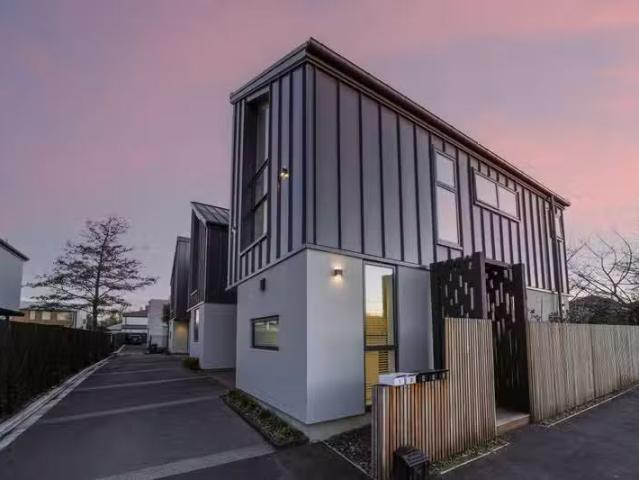 202A Edgeware Road, Edgeware, NZ 8013 House for Sale