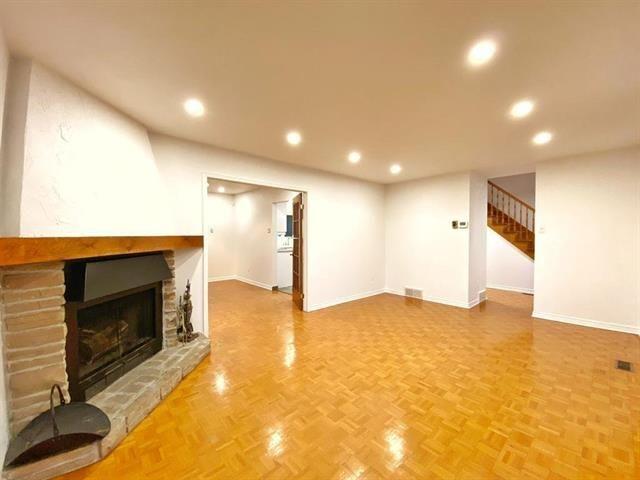 2035 Rue Ferrier