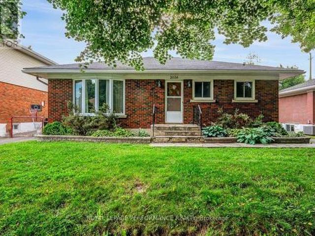 2038 Arch Street, Ottawa, ON, K1G 2H1 house for sale | Listing ID X13570 | Royal LePage