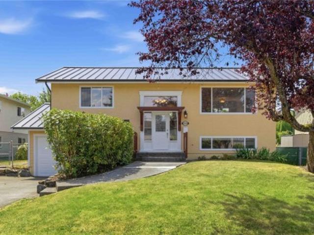 2039 Ardwell Ave, Sidney, BC, V8L 2L6 house for sale | Listing ID 1039 | Royal LePage