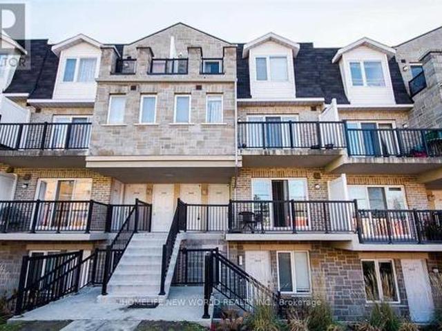 2030 3025 Finch Avenue W, Toronto, ON, M9M 0A2 townhouse for sale | Listing ID W12041 | Royal LePage