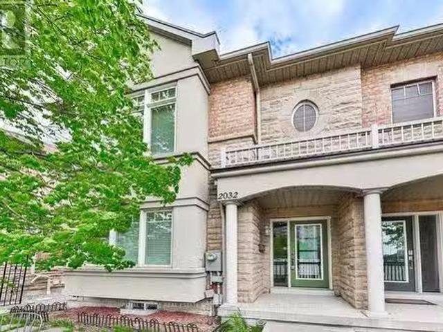 2032 Lakeshore Road W, Mississauga, ON, L5J 1J8 house for sa.