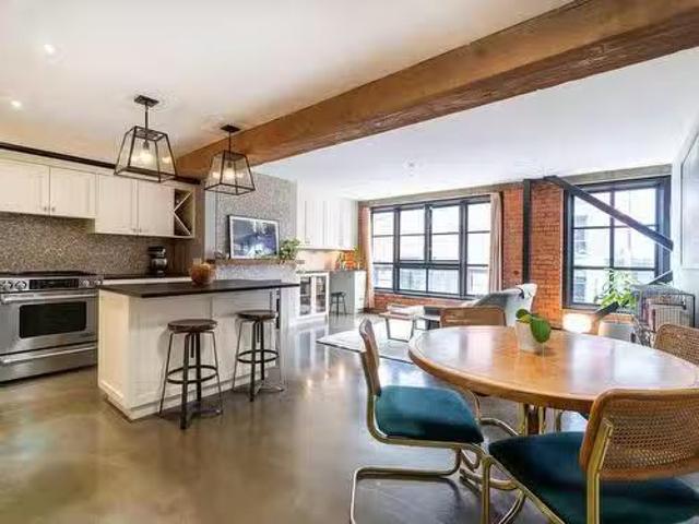 203 1066 Hamilton Street, Vancouver, BC, V6B 2R9 Single Fami.