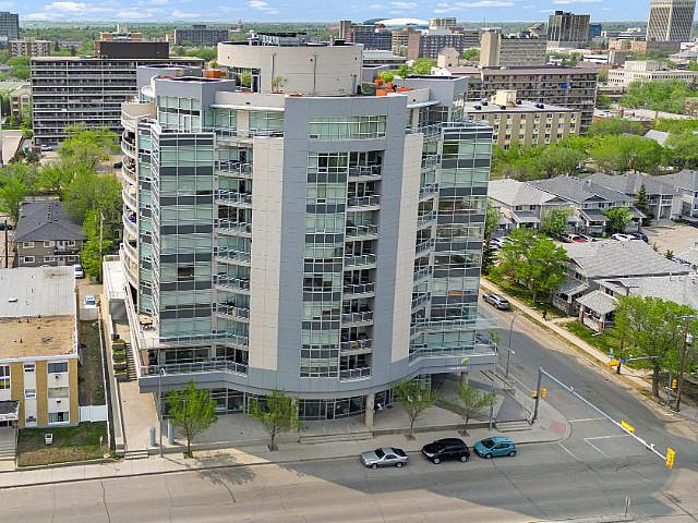 #203 2300 Broad St Stunning Condo Located In Transition Area