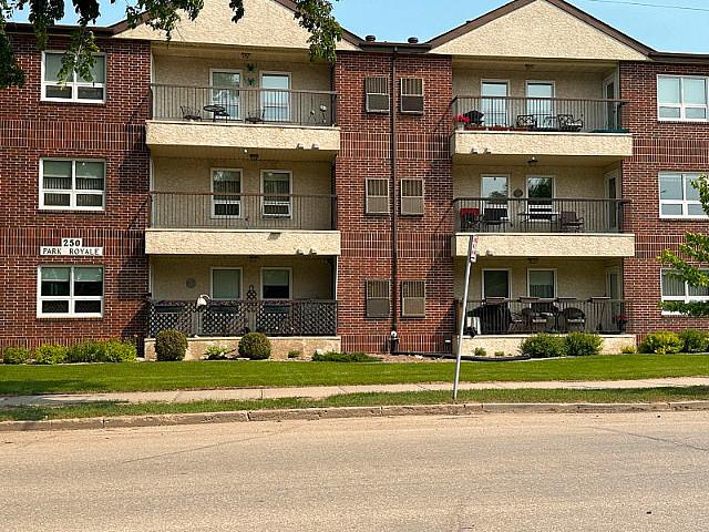 #203 250 Athabasca St. E Moose Jaw