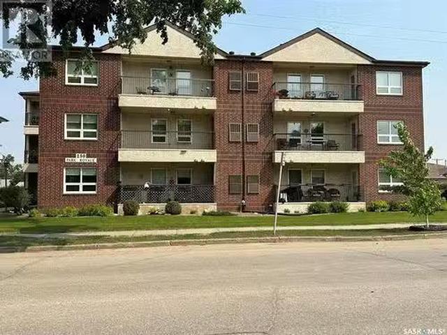 203 250 Athabasca Street E, Moose Jaw, SK, S6H 0L5 condo for.