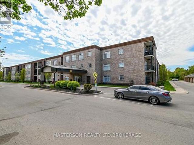 203 4 Pettit Avenue, Niagara Falls Morrison, ON, L2E 6L5 condo for sale | Listing ID X12146 | Royal LePage
