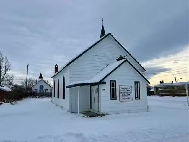 203 6 Street, Cowley, AB, T0K 0P0 recreational for sale Lis.