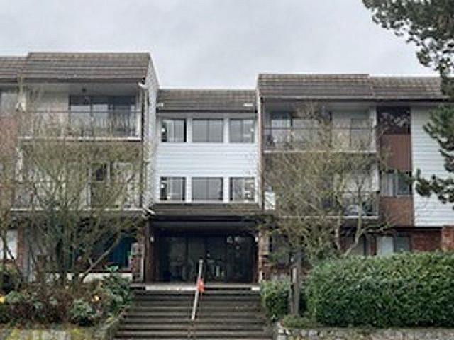 203 7473 140 Street Surrey, British Columbia