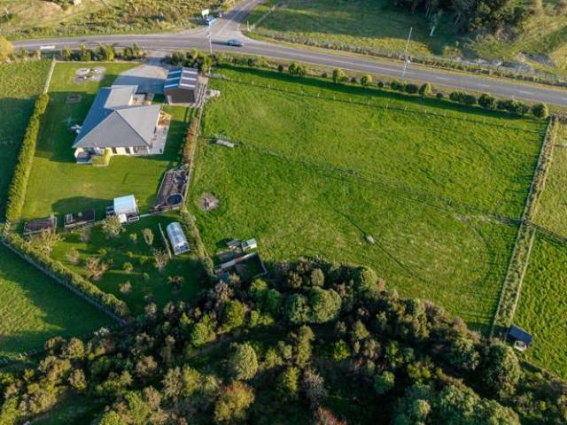 203 Turitea Road, Fitzherbert, Palmerston North City