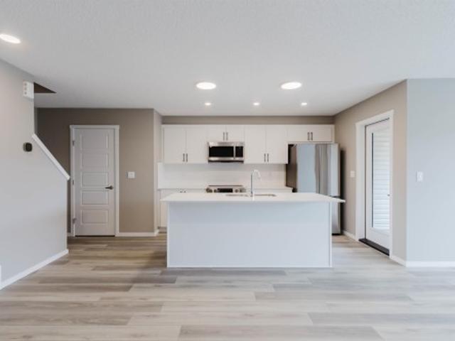 2041 A Avenue, Edmonton, AB, T6M 2P7 house for sale | Listing ID E4494 | Royal LePage