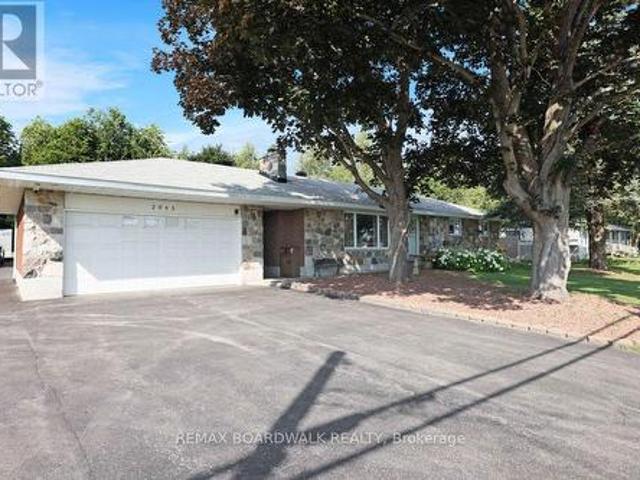 2043 Carp Road, Ottawa, ON, K0A 1L0 house for sale | Listing ID X13608 | Royal LePage