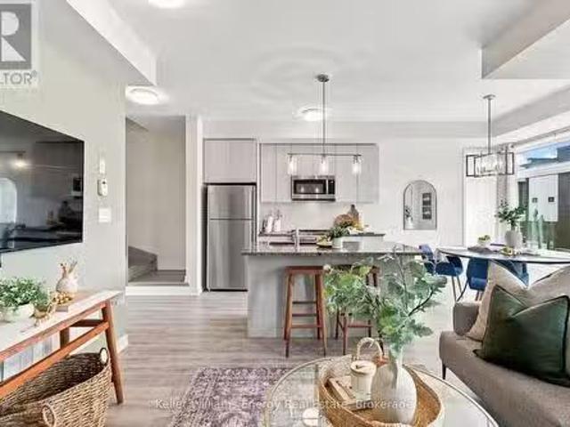 204 2550 Castlegate Crossing, Pickering Duffin Heights, ON.