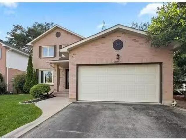 2054 Hunters Wood Drive, Burlington, ON, L7M 2V1 house for s.