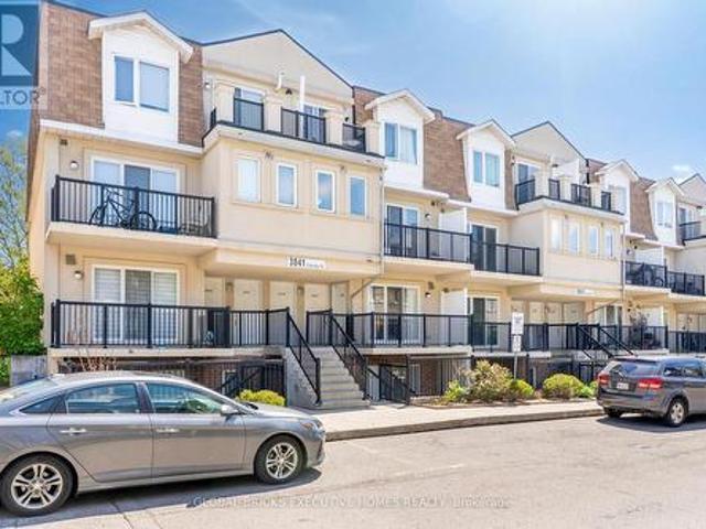 2054 3041 Finch Avenue W, Toronto, ON, M9M 0A4 townhouse for sale | Listing ID W13241 | Royal LePage