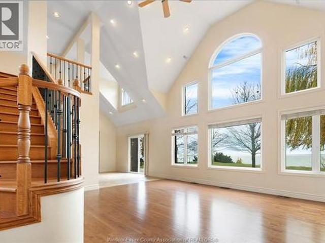 2055 Hickory Lane, Kingsville, ON, N9Y 2X9 house for sale | Listing ID 26008 | Royal LePage