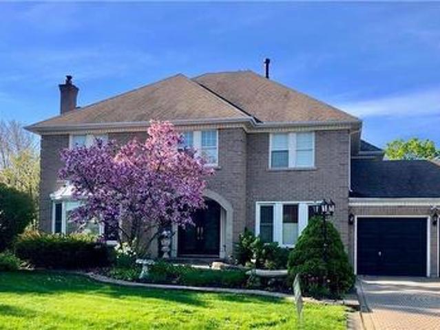 2056 Hadfield Court, Burlington, ON, L7M 3V4 house for sale | Listing ID 40816 | Royal LePage