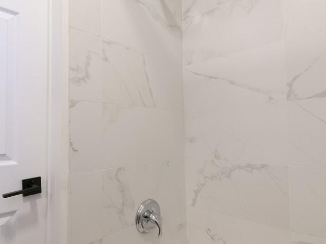 2050 Claremont Ave 1 Bedroom Apartment for Rent at 2050 Av Claremont, Montréal, QC H3Z 2P8 Haut Lachine
