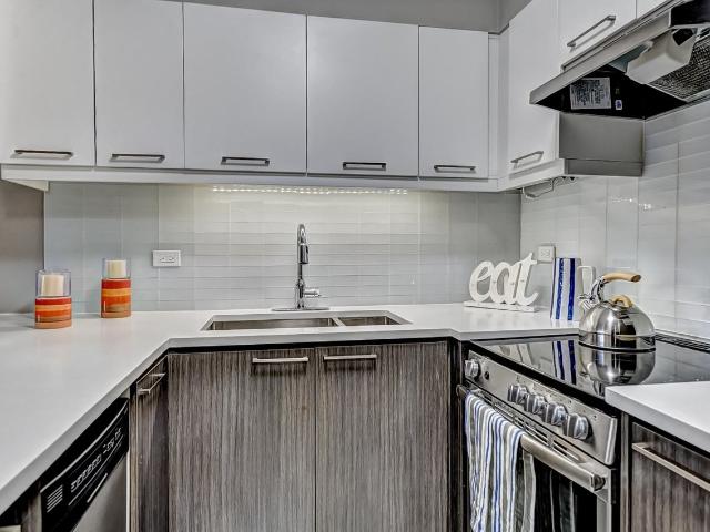 2050 de Maisonneuve 2 Bedroom Apartment for Rent at 2050 Boul De Maisonneuve O, Montréal, QC H3H 1K7