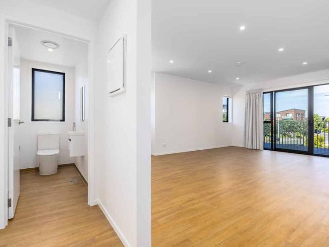 205/24 Peihana Road Hobsonville
