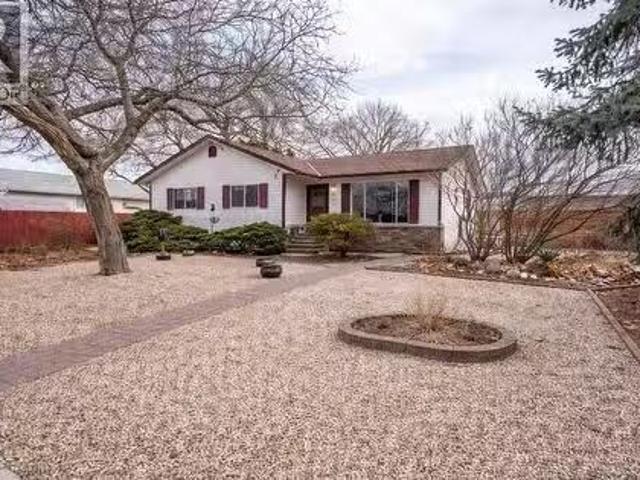2052 Atkinson Street, Penticton, BC, V2A 8H5 house for sale.