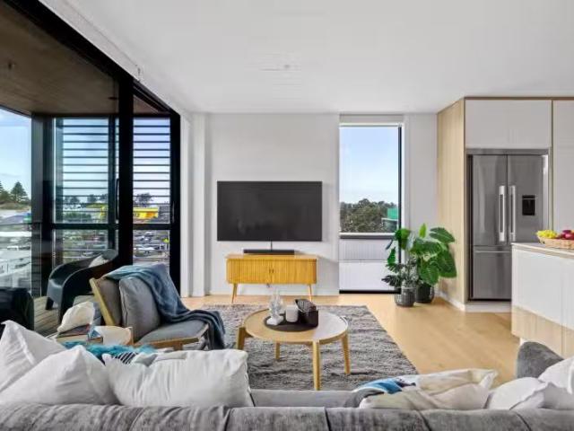 205/32 Anzac Road, Browns Bay, North Shore City
