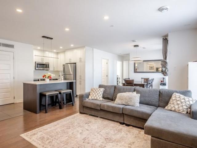 205 3 Ch. De Chambly, Longueuil Le Vieux Longueuil, QC, J4L 1N8 condo for sale | Listing ID 22442 | Royal LePage