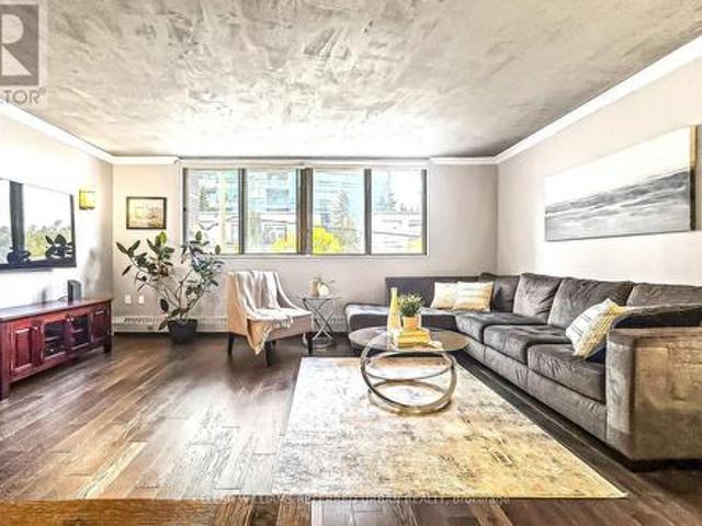 205 3 Duplex Avenue, Toronto, ON, M2M 4G6 condo for sale | Listing ID C12513 | Royal LePage