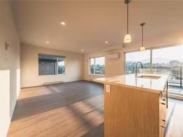 205 135 Haliburton St, Nanaimo, BC, V9R 4V9 Single Family Pr.